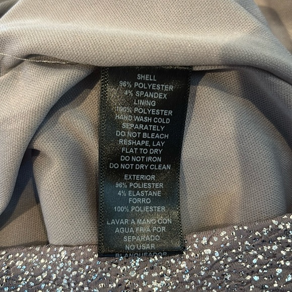 Jessica Howard Midi,metallic thread,sleeveless,scoop neck,slit back hem,zip back - Picture 12 of 14